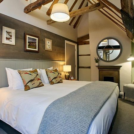 The Red Lion Hotel Odiham Bagian luar foto