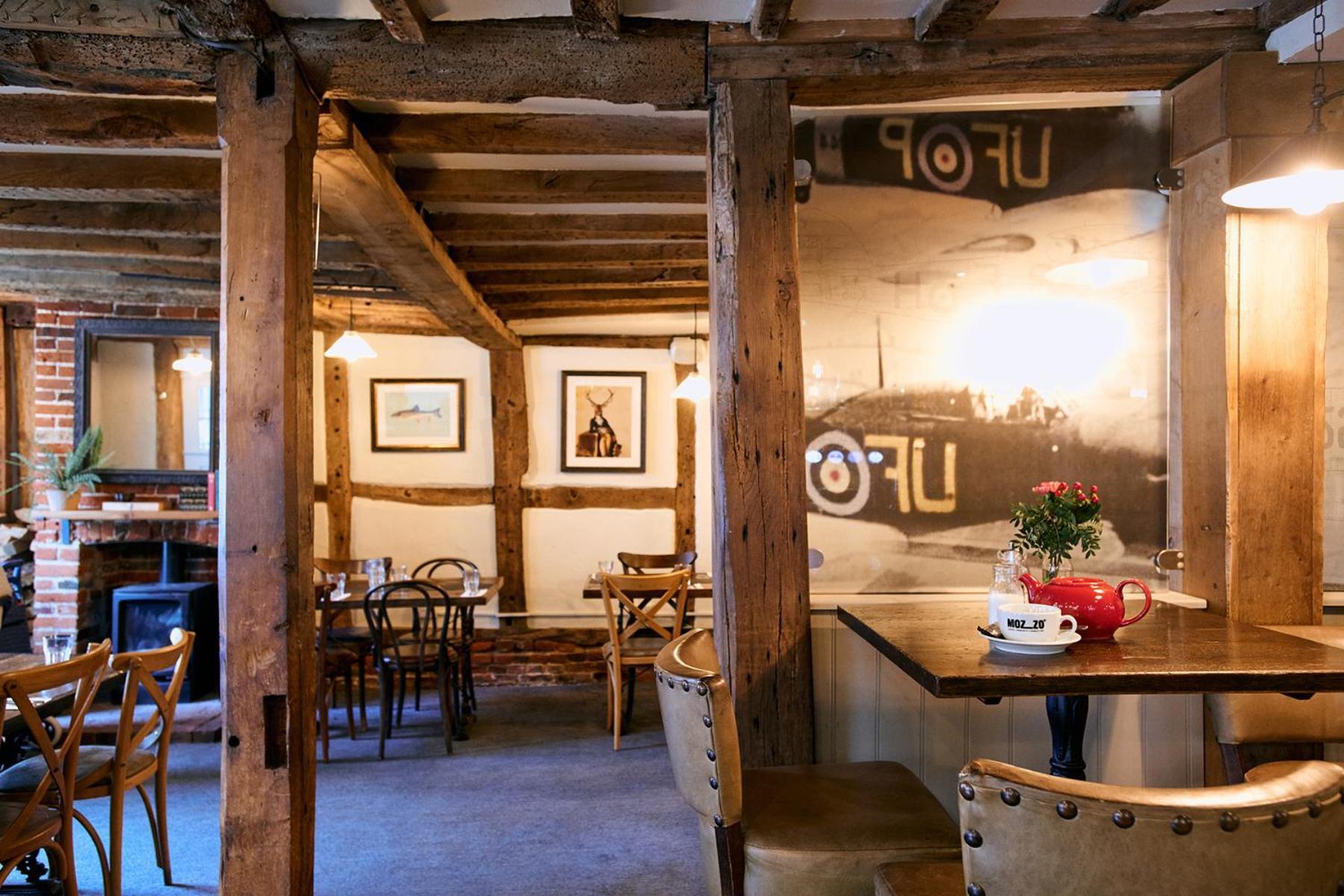 The Red Lion Hotel Odiham Bagian luar foto